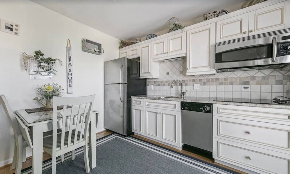 Beach Haven Condo | 1BR Ocean Block Condo – 140’ from the Beach