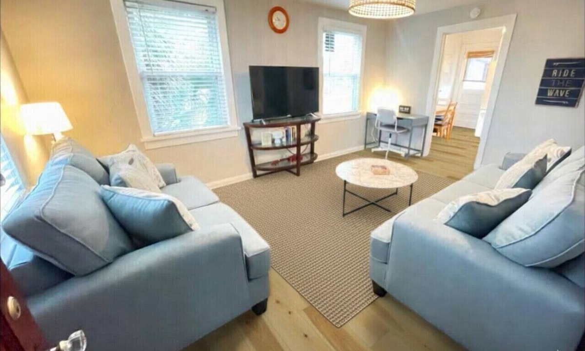 Jacksonville Beach Apartment | 2/1 - Upper unit - 4 blocks to the Beach