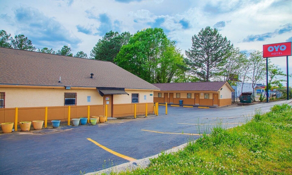 Candler-McAfee Apartment | 2 Full Beds|Non-Smoking