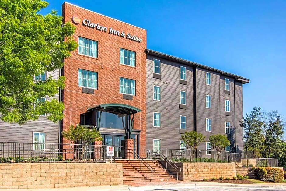 Castleberry Hill Hotel | 2-Star Hotel ∙ Clarion Inn & Suites Atlanta Downtown