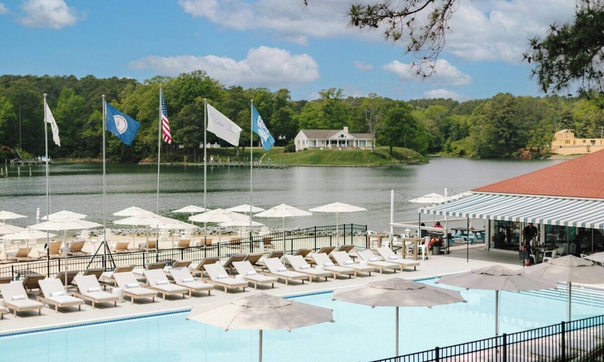Irvington Hotel | 2 Suites Ideal for Families & Groups — Relaxing Waterfront Experience!