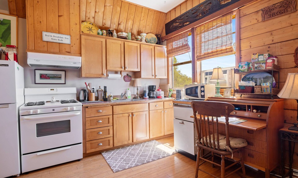 Hopland Other | 20% off NEW LISTING Bkngs. Estate Winery & Inn, hiking, pool, hot tub, sauna