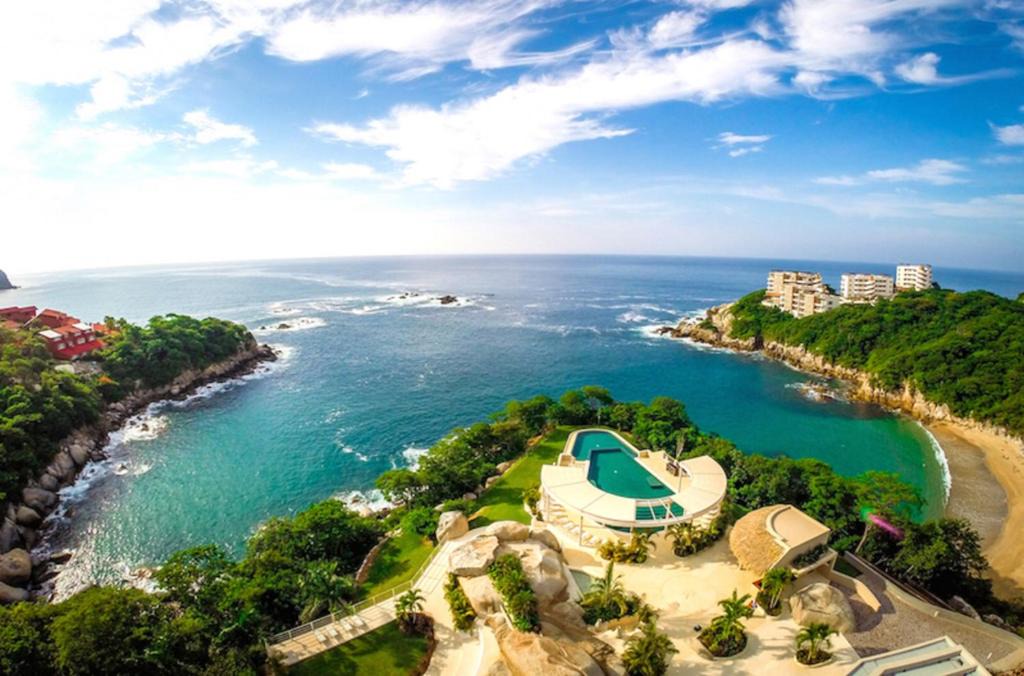 Santa Maria Huatulco House | 2050 - Cosmo 7A3