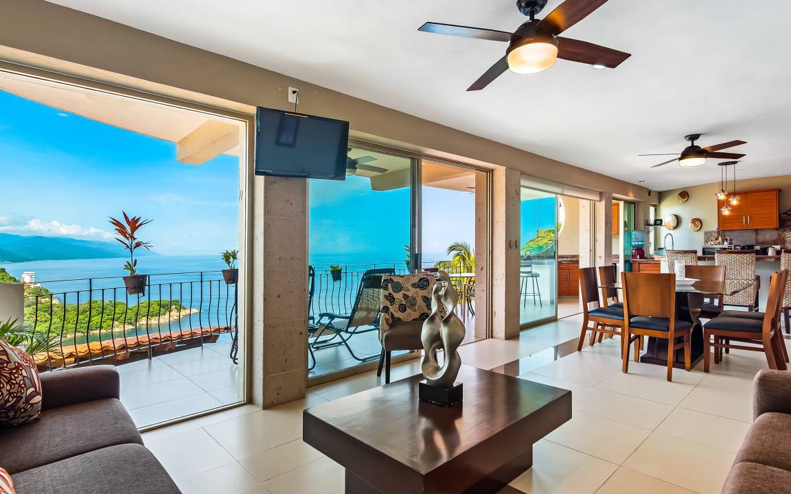 South Shore Hotel Area Condo | 207 m² Condo ∙ 2 bedrooms ∙ 6 guests