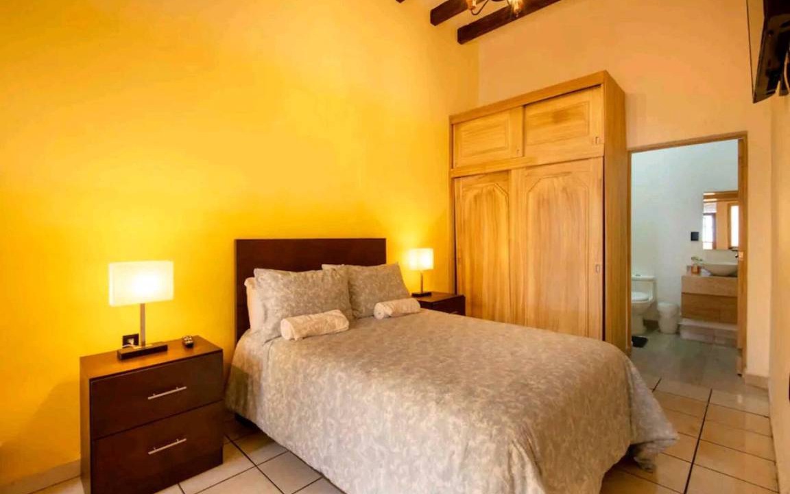 Historic Centre Resort | 2359 m² Private room ∙ 1 bedroom ∙ 2 guests