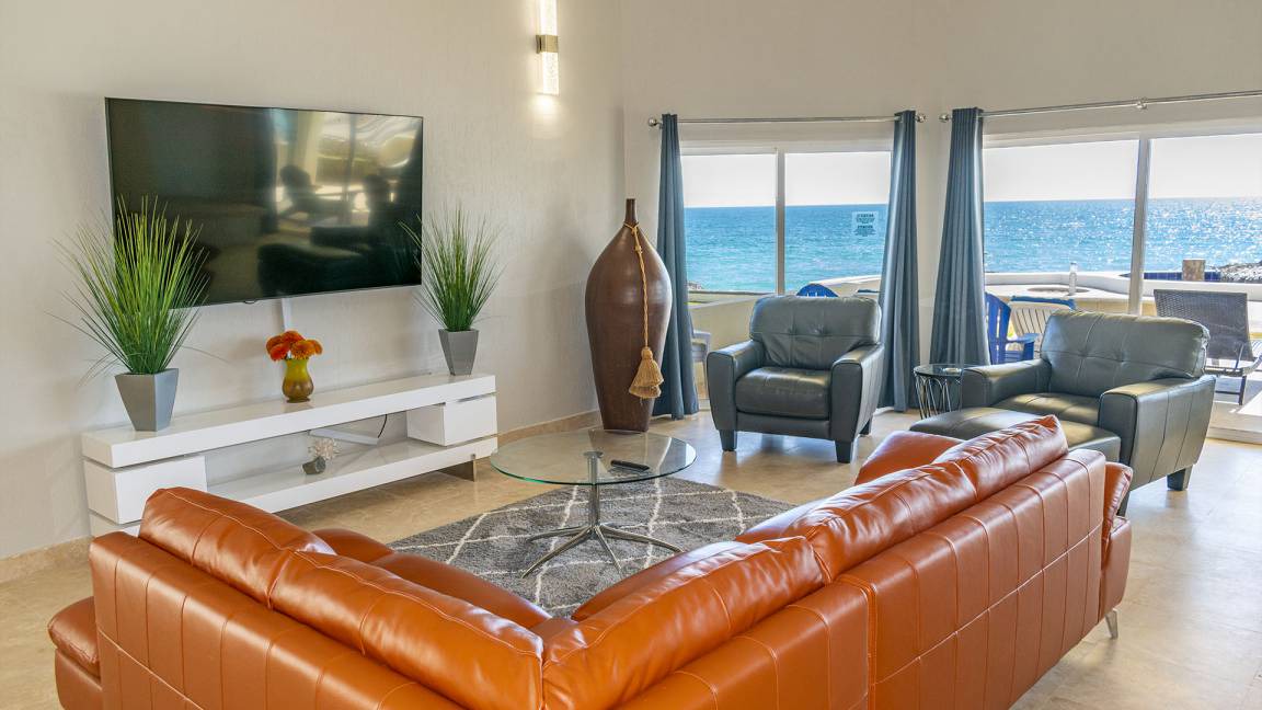Sandy Beach Villa | 251 m² Villa ∙ 3 bedrooms ∙ 10 guests