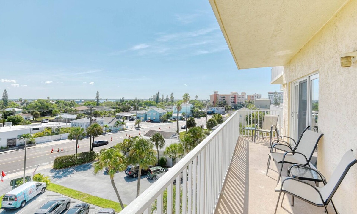 Madeira Beach Condo | 2BR Condo - Paradise Found Beach Front Complex! Miles of walkable Beach