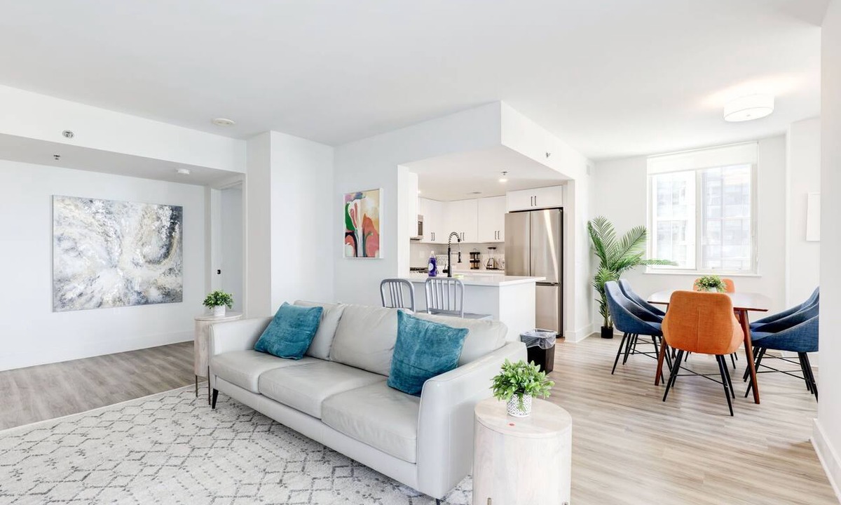 Crystal City Apartment | 2BR Modern Apartment Near DC & Airport