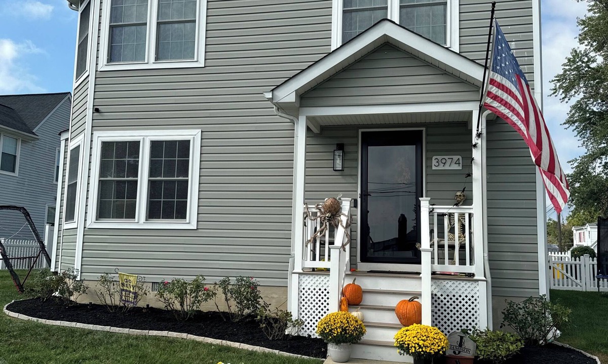Mayo House | 3-bed 3 bath home in Edgewater MD on the beach, 25 min from USNA and Annapolis.