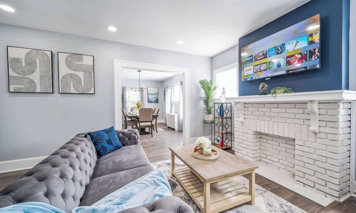 Irvington House | 3 bedroom 1 bath house-Free Parking-10 min to EWR.