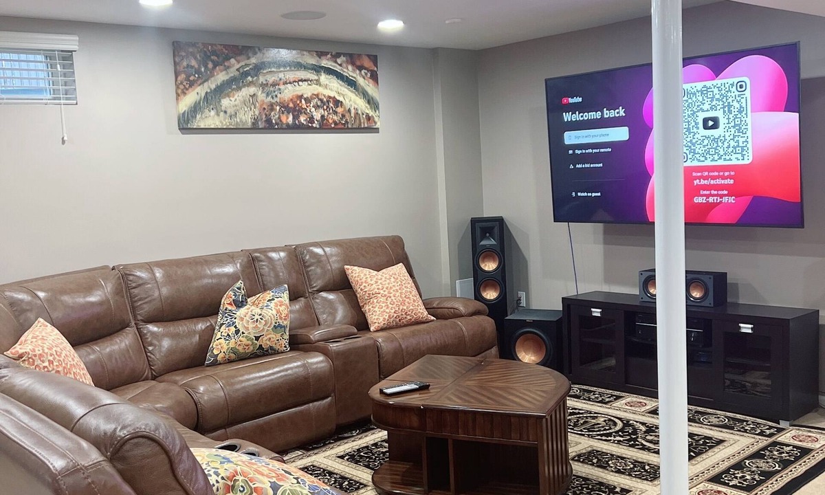 Montclair House | 3-bedroom apartment in Woodbridge close to shopping centers, Quantico and DC