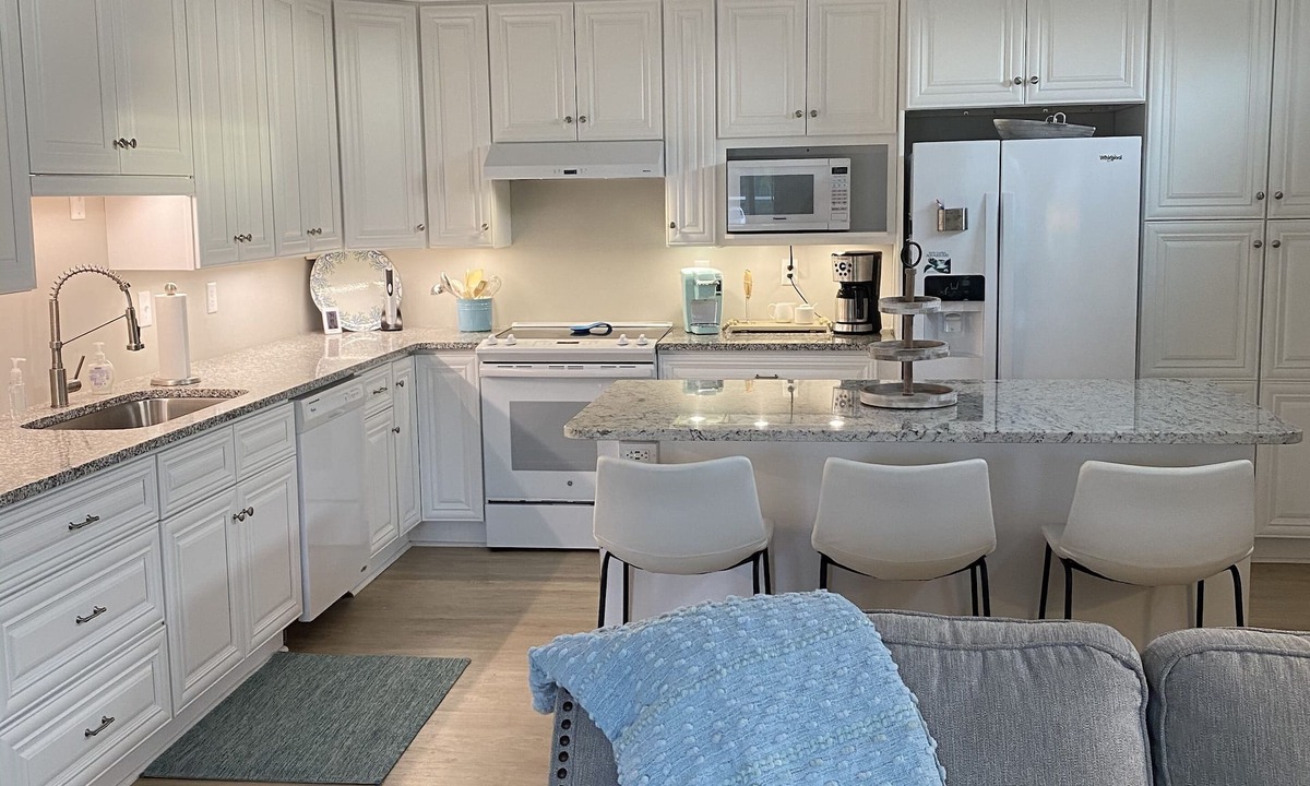 Emerald Isle House | 3 BR, 2 Bath home in Emerald Isle! Golf cart, beach chairs & Shibumi included!