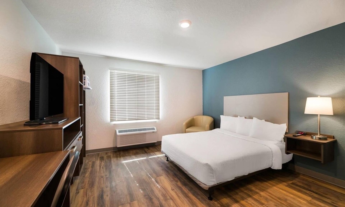 Rockledge Hotel | 3 Rockledge Rooms with Kitchen + Pet-Friendly Near Cocoa Beach & Local Parks