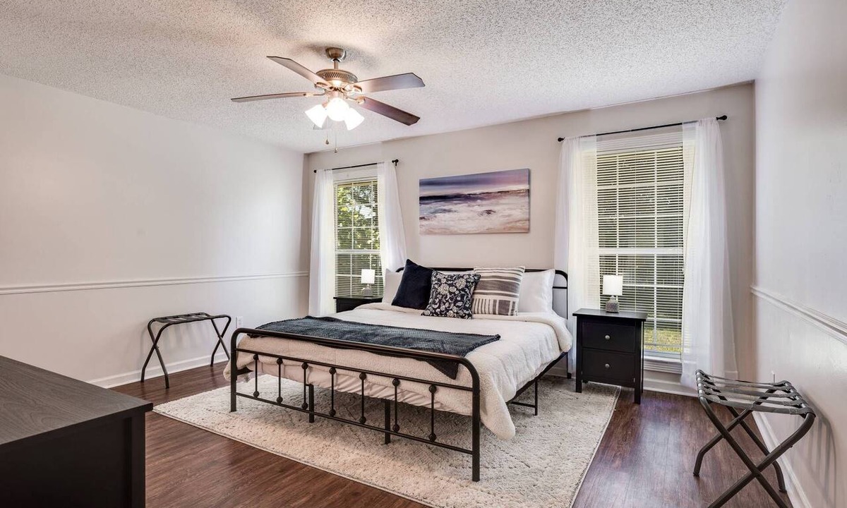 Fleming Island House | 3BR Dog-Friendly Home w/Fenced Yard Near Park & Doctor's Lake