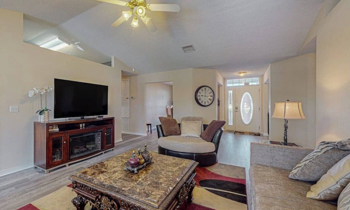 Indian Trails House | 4 Bedroom pool home.