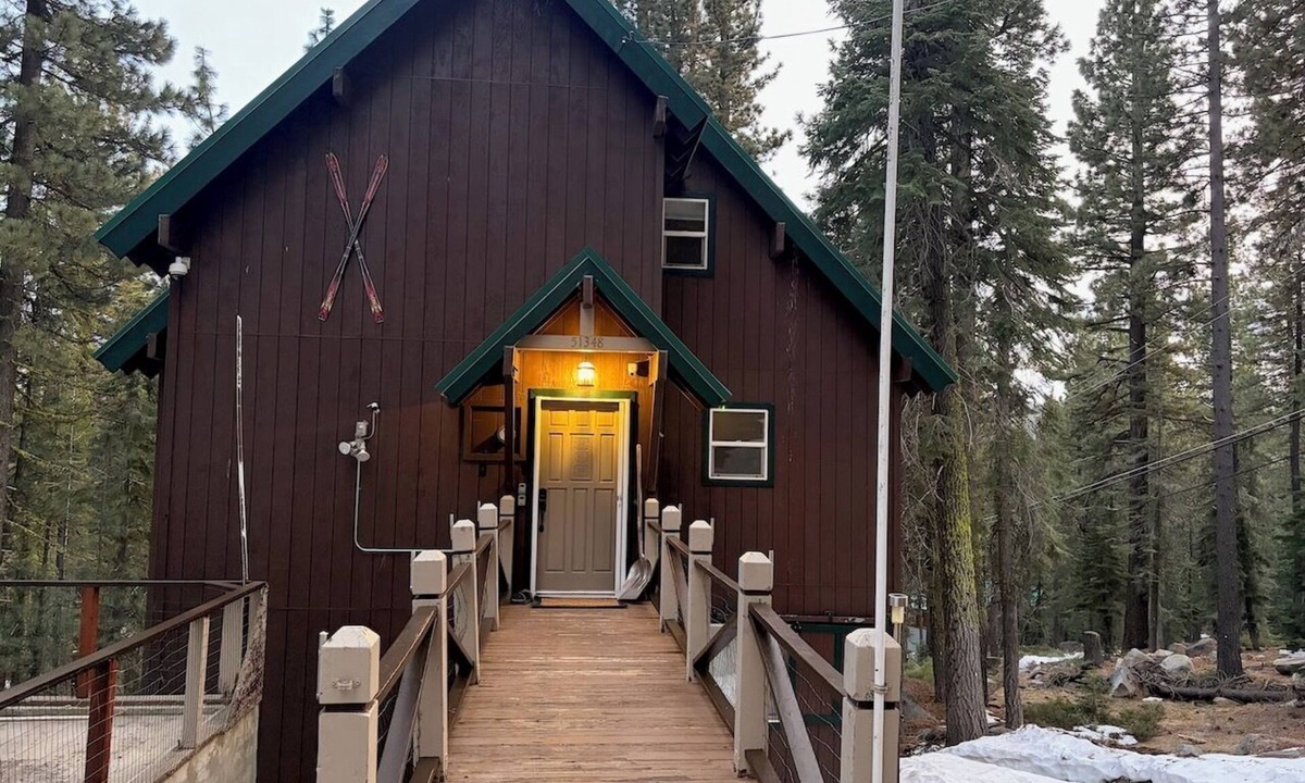 Pla-Vada Woodlands Cabin | 4-Season Sierra Retreat - Borders Tahoe Forest - South Yuba River - Sleeps 10