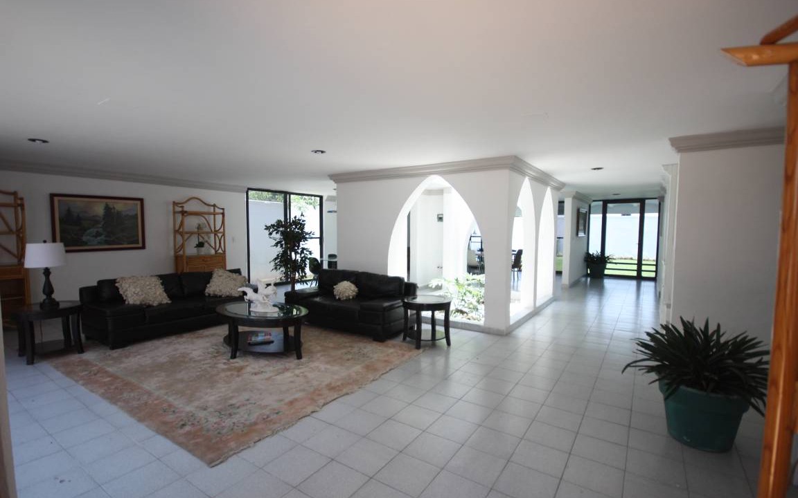 Cuernavaca House | 450 m² House ∙ 6 bedrooms ∙ 16 guests