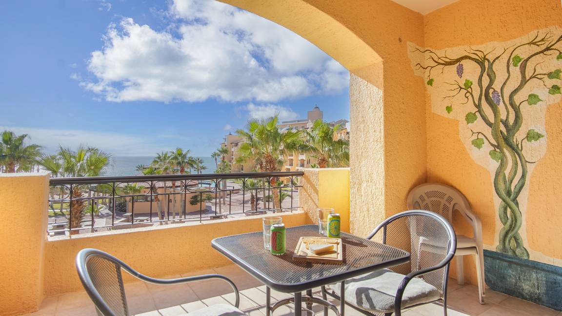 Sandy Beach Condo | 79 m² Condo ∙ 1 bedroom ∙ 4 guests