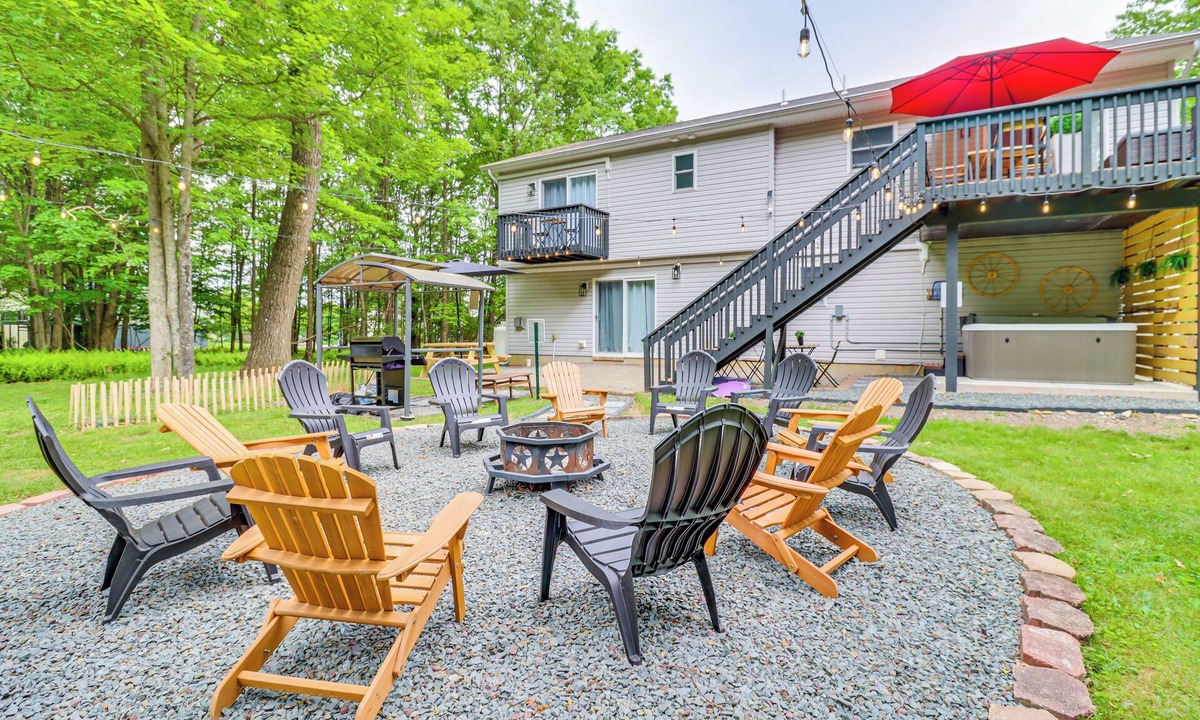 Long Pond House | 9 Mi to Camelback! Home w/Hot Tub & Fire Pit