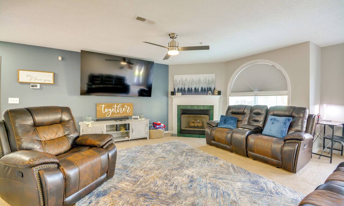 Greensboro Condo | 9 Mi to UNCG & Dtwn: Suburban Family Condo