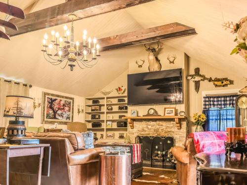 McLeansville House | A Charming Nature Retreat