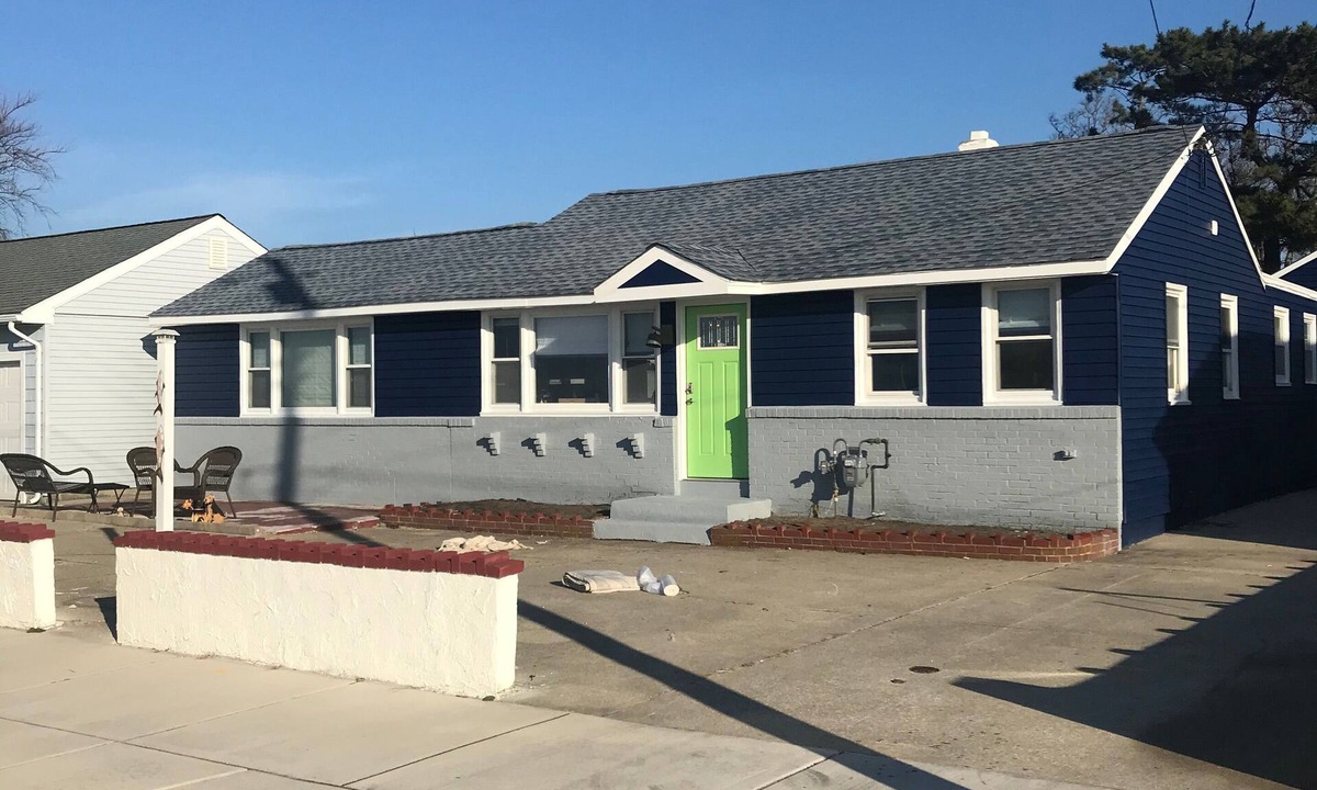 North Cape May House | Across the street from the beach!