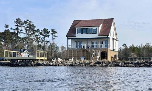 Columbia House | Albemarle Soundfront Retreat