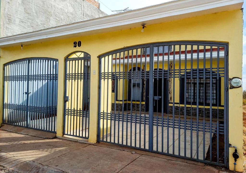 Arandas House | Alojamiento Familiar Varo