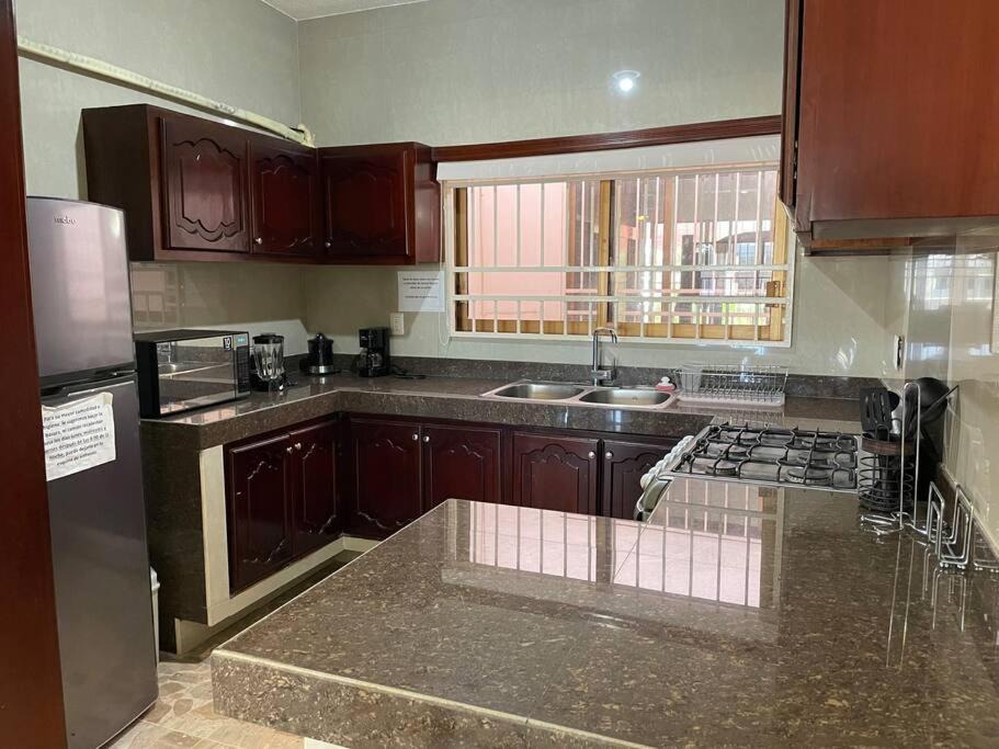 Lomas de Mazatlan Apartment | Amplio 3 departamento super céntrico para familia