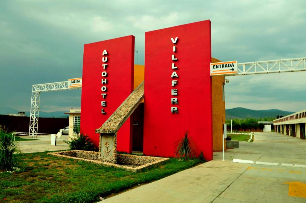 San Raymundo Jalpan Hotel | Auto Hotel Villaferr