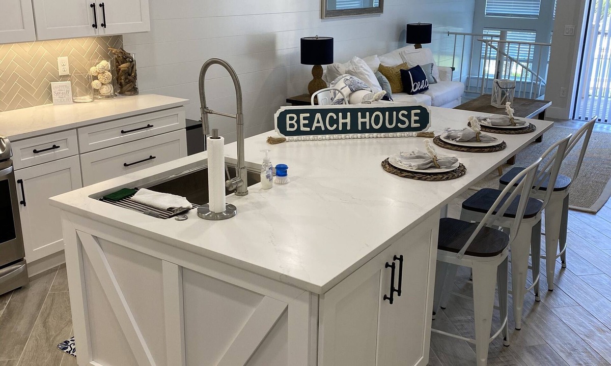 Crescent Beach Condo | Beach Condo Newly Renovated