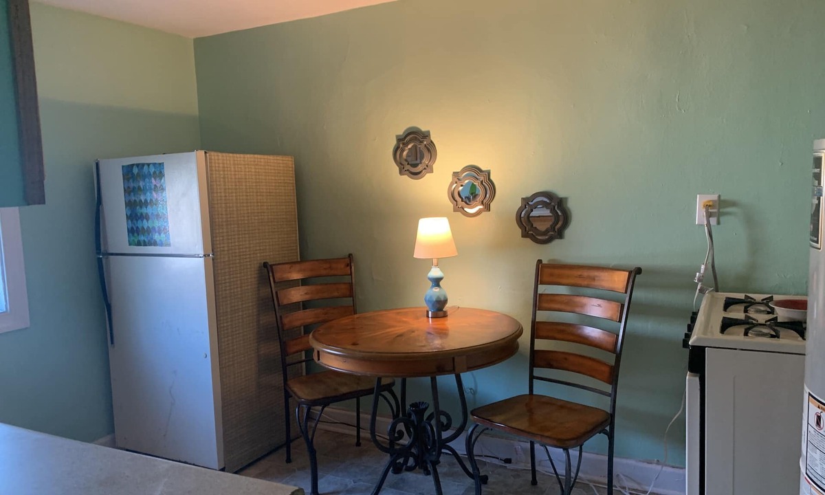 Bayview Apartment | Beach Side Studio #3 - Pet Friendly, WiFi, Off-Street Parking, Large Smart TV