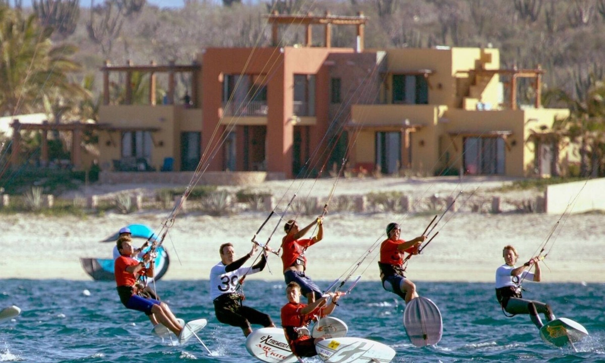 La Ventana House | Beachfront compound built for relaxation and adventure with family and friends