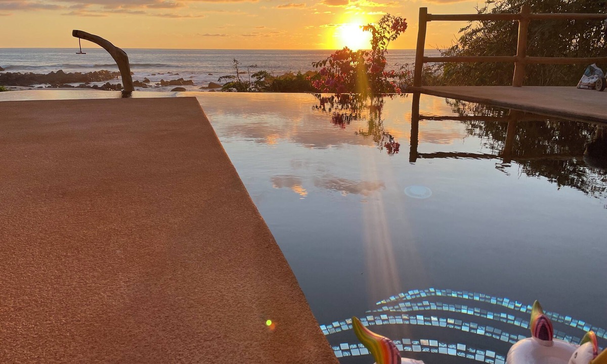 Troncones House | Beachfront Luxury home/w hot tub and infinity pool
