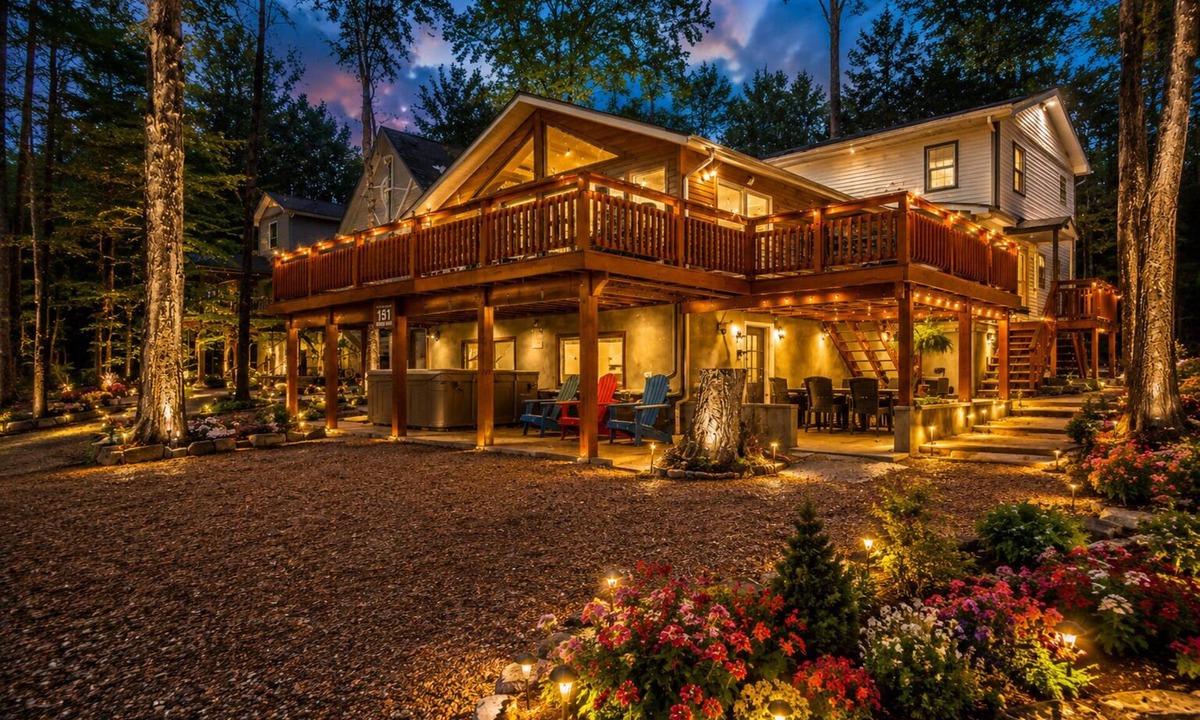 Lake Harmony Villa | Beachfront Villa with Stunning Lake Views, Huge Deck, Hot Tub, Game Room