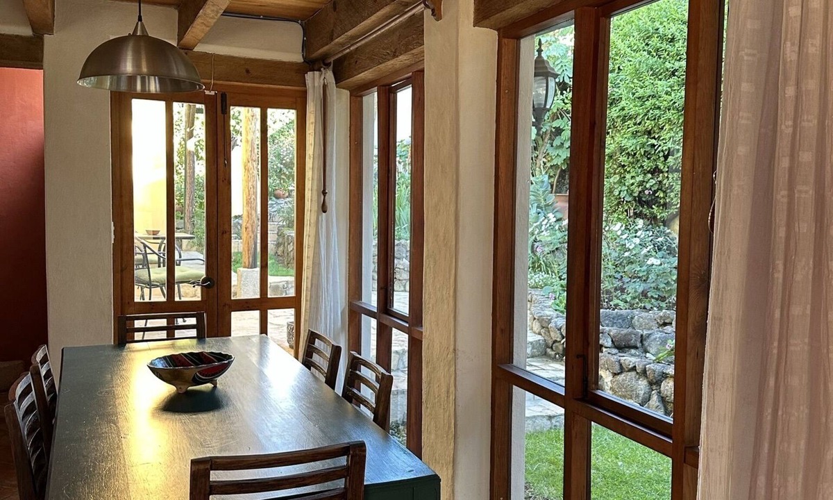 De La Merced House | Beautiful Home in Barrio El Cerrillo