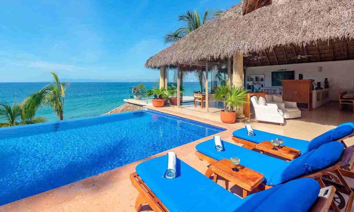 El Caloso Villa | Beautiful BeachFront luxury villa Puerto Vallarta - Mexico