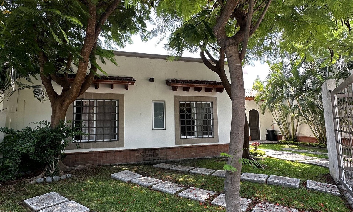 Morelos House | Beautiful House with the best weather of Cuernavaca in a private n Neighborhoodd