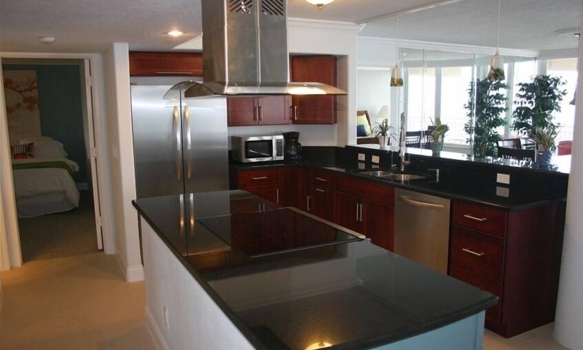 Daytona Beach Shores Condo | Beautifully decorated, 3bed/3BA - 5th Floor, Direct Ocean Front