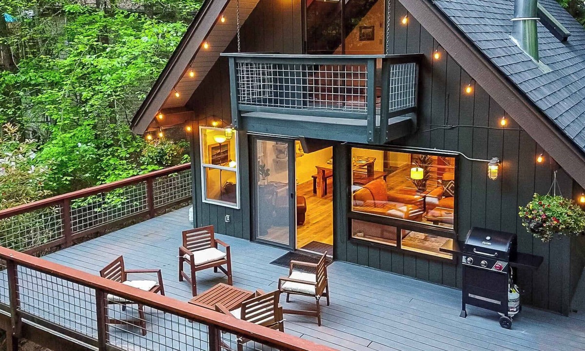 Sudden Valley Cabin | Bellingham A-Frame Spa Retreat Hot Tub Sauna