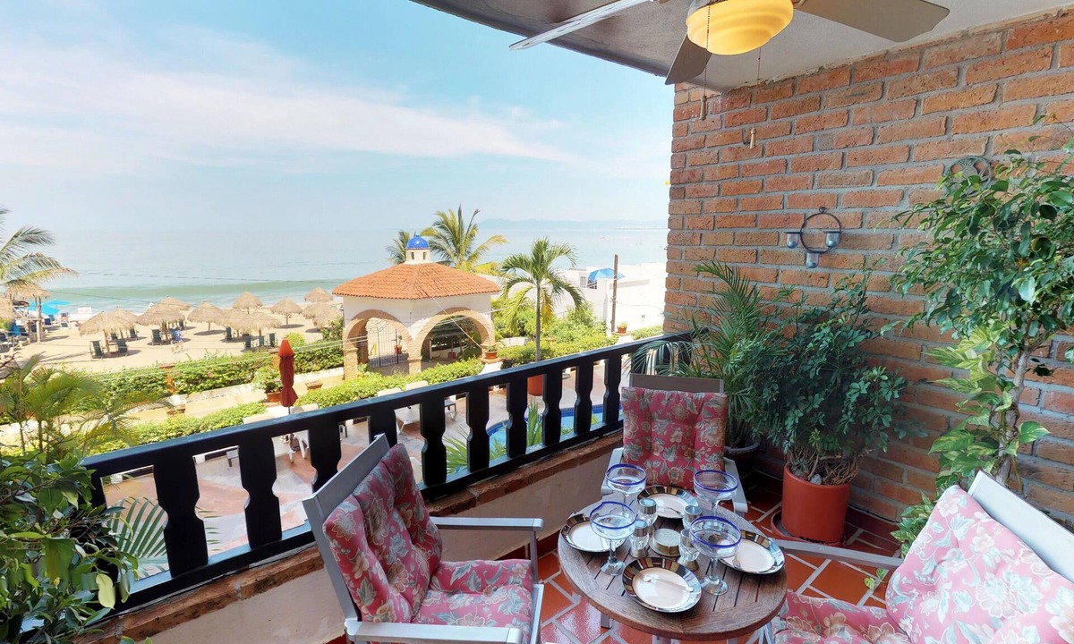 Amapas Condo | Bienvenido Amigo! In the heart of Amapas 2BD Condo for rent in Old Town, Puerto