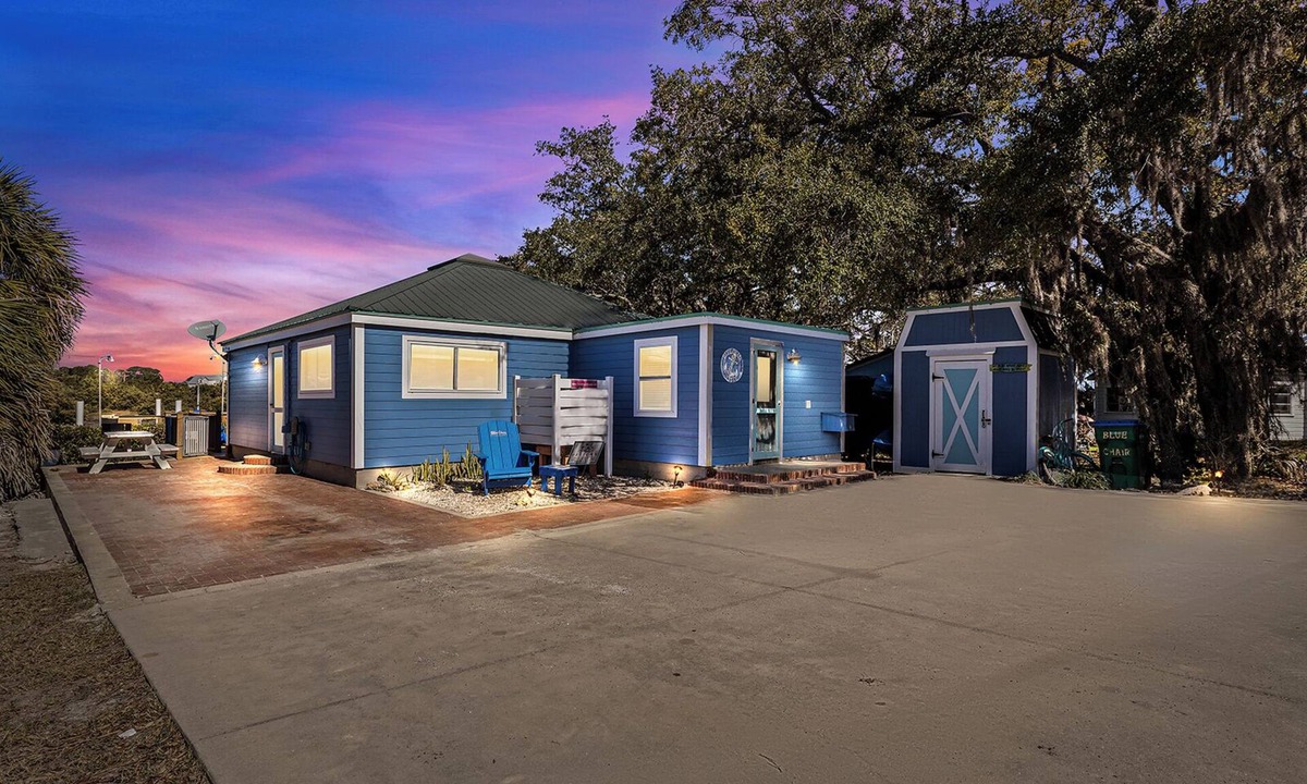 Cedar Key House | Blue Chair - Waterfront Dock w/Free Golf Cart!