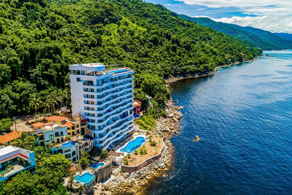 Mismaloya Apartment | Blue Horizon 903 at Residences