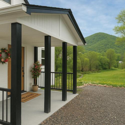 Sparta House | Blue Ridge Main St. Mountain View Cottage