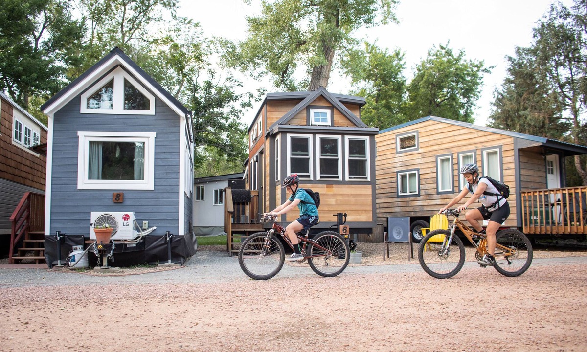 Lyons Resort | Bluegrass Jam Tiny House – Musical Charm Near Boulder & Riverfront Bliss