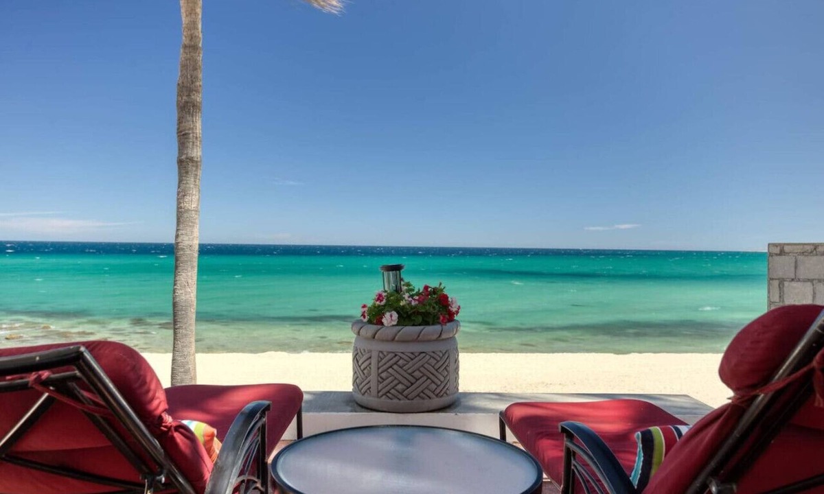 Buenavista House | Brand New Beachfront 2 Bedroom