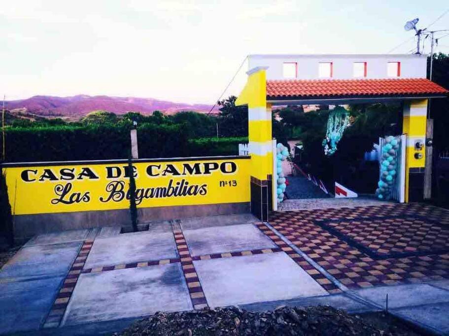Acatlan House | Casa de campo “Las Bugambilias”.