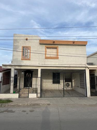 Hermosillo Apartment | Casa grande y centrica, 3 cuartos y 2 baños
