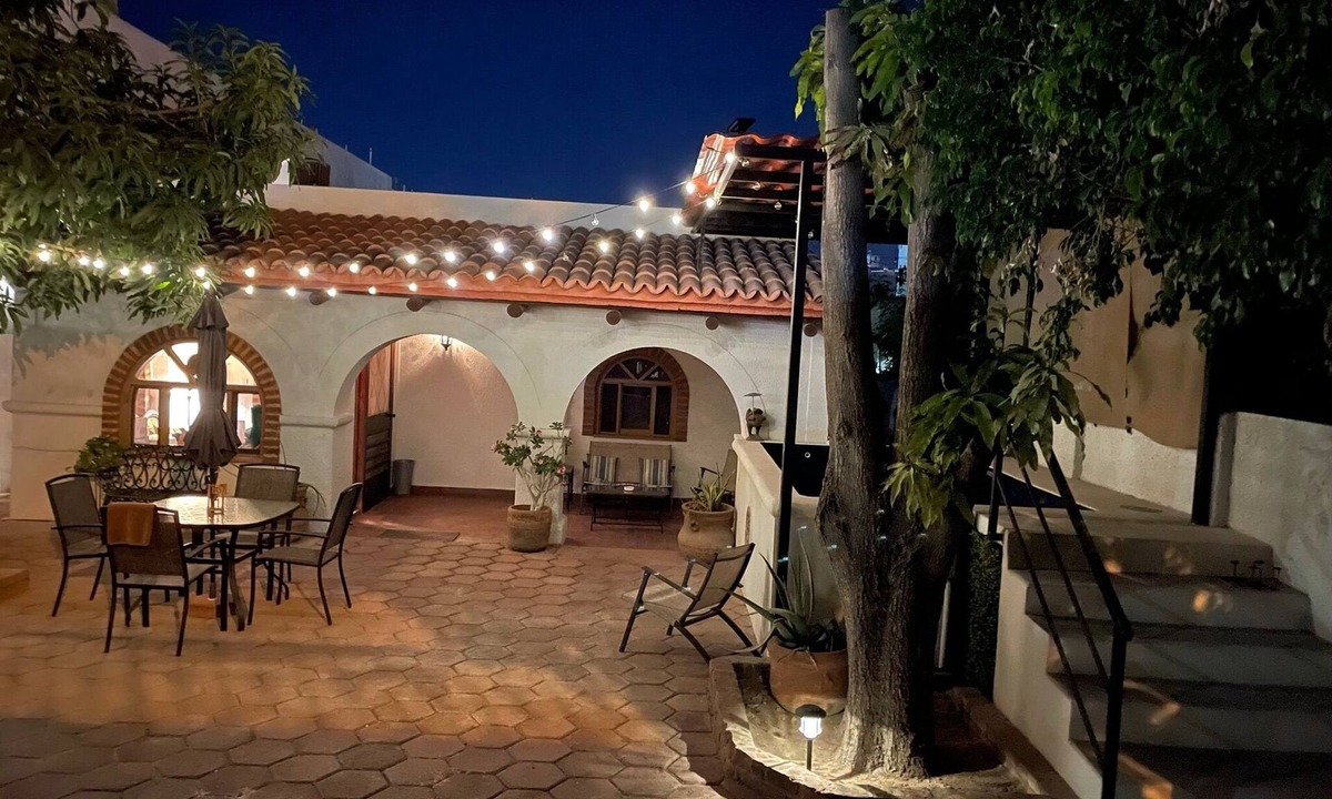 La Paz House | Casa Sunbreak is a beautiful, private hacienda, w/pool, in the center of town