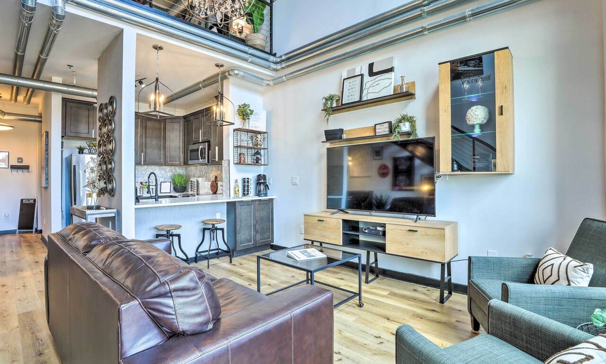 Atlantic Station Area Apartment | Central Atlantic Station Loft Near Mercedes-Benz!